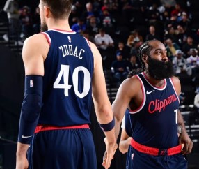 ayx体育app官方网址-包含NBA常规赛赛后再迎强敌，瓦伦西亚复出首秀，主帅态度——压力陡增，阵容厚度经受考验的词条