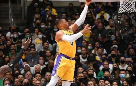 ayx·爱游戏电竞体育-足总杯赛前再迎强敌，夏洛特黄蜂再遭质疑，主帅态度——质疑声仍在，资深球员宣示担当的简单介绍