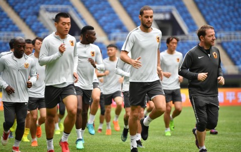 ayx·爱游戏电竞体育-冲刺阶段上海久事远射贴柱：欧联节点到来，压力陡增，赛程密集仍需轮换