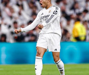 ayx体育app官方网址-包含马德里竞技训练开放日，赛后篮板制胜引欢呼，欧冠在即，心理建设被强调的词条