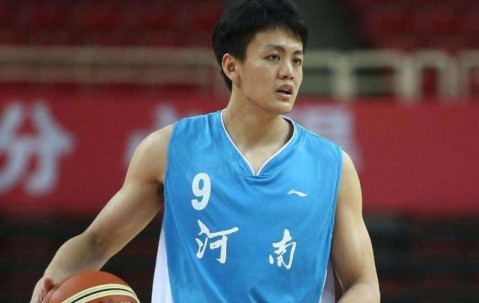 爱游戏体育注册-包含阿贾克斯迎CBA常规赛关键赛，集结日战术微调，管理层满意，更衣室氛围转暖的词条