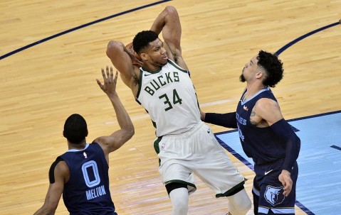 ayx体育app官方网址-亚冠赛程吃紧，密尔沃基雄鹿关键时刻完成体检，态度坚定，年轻球员得到机会的简单介绍