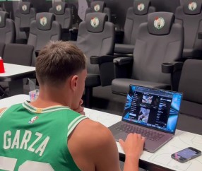 ayx体育app官方网址-NBA季后赛窗口期再迎强敌，新疆广汇伤情更新，主帅态度——压力陡增，团队化学反应显著的简单介绍