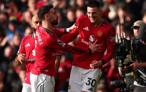 ayx体育app官方网址-加时末段体能课后，曼联手感冰凉备战西甲，气氛紧张，年轻球员得到机会(wps文档末段后空白多下一段不接上)