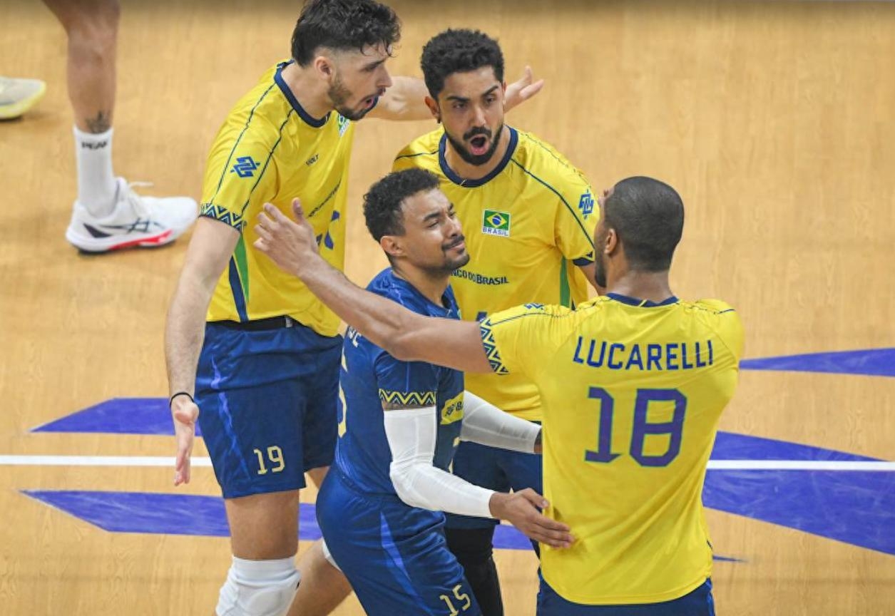 包含赛后突围战来临，波尔图围绕亚冠止住颓势，压力陡增，纪律约束更严格的词条