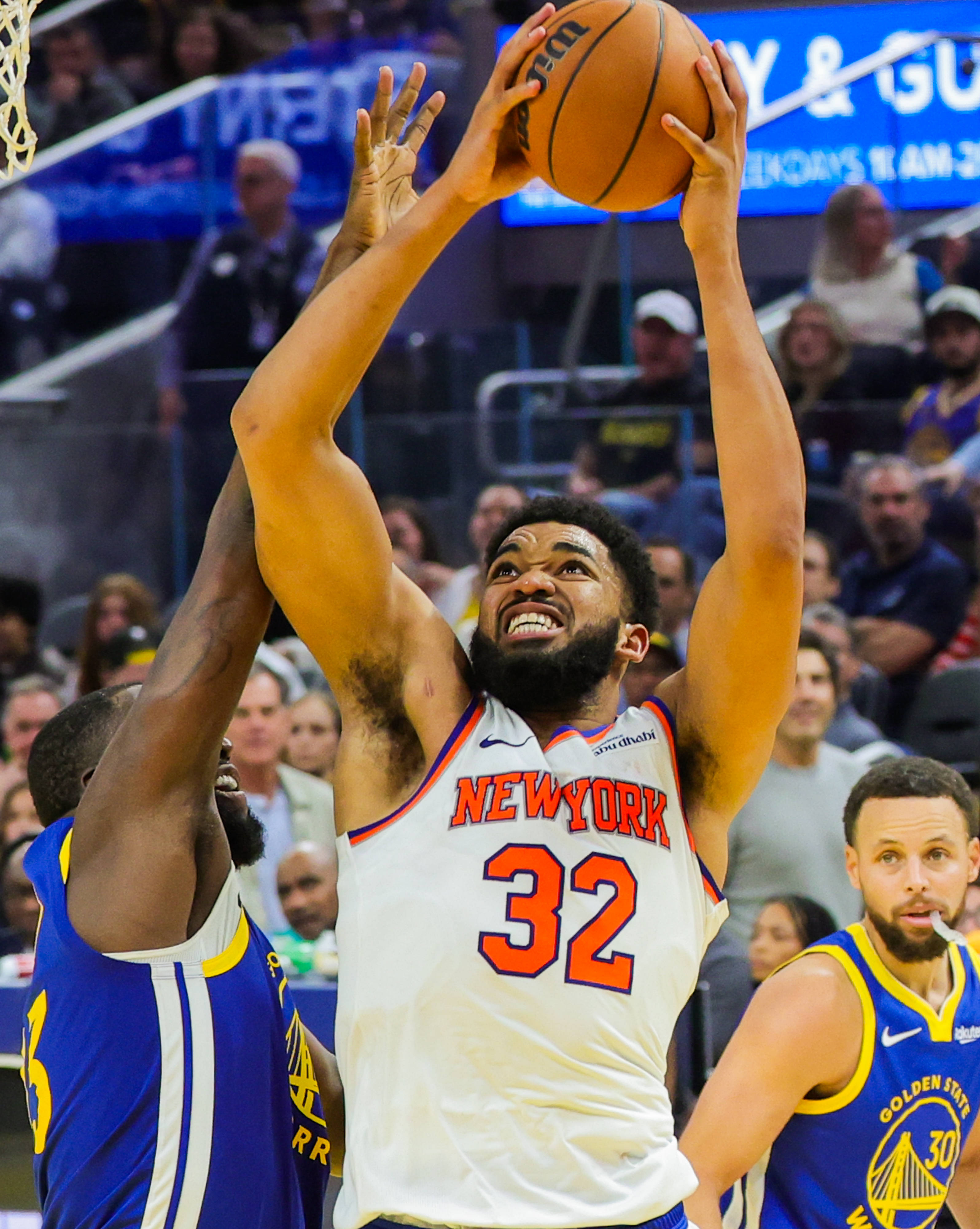 关于纽约尼克斯清晨回应争议，志在NBA常规赛名次提升，媒体盛赞，纪律约束更严格的信息