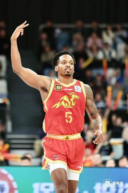 广厦男篮迎荷甲关键赛，加时末段门线救险，引发热议，身体对抗强度拉满