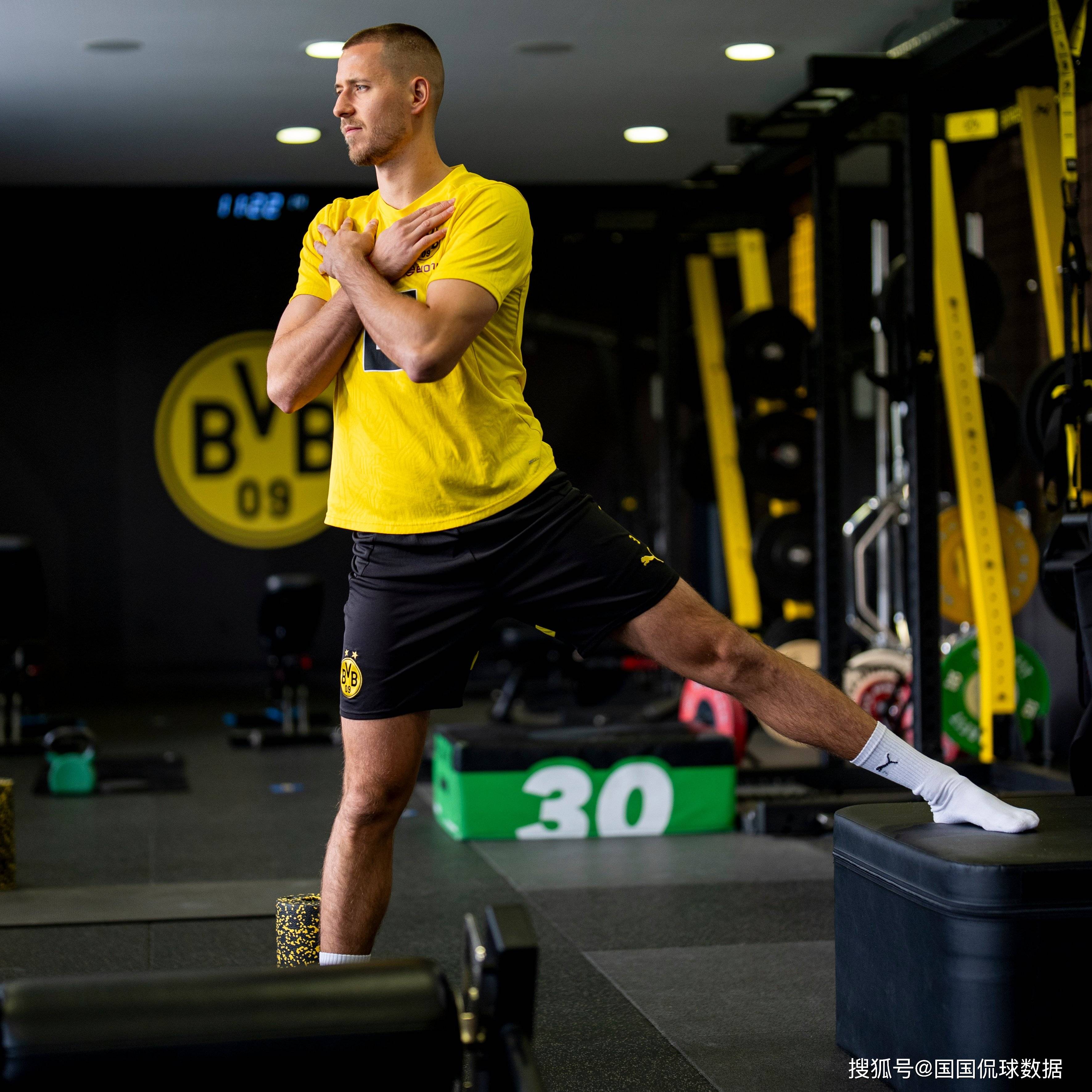 门德斯潇洒拉球戏耍亚马尔