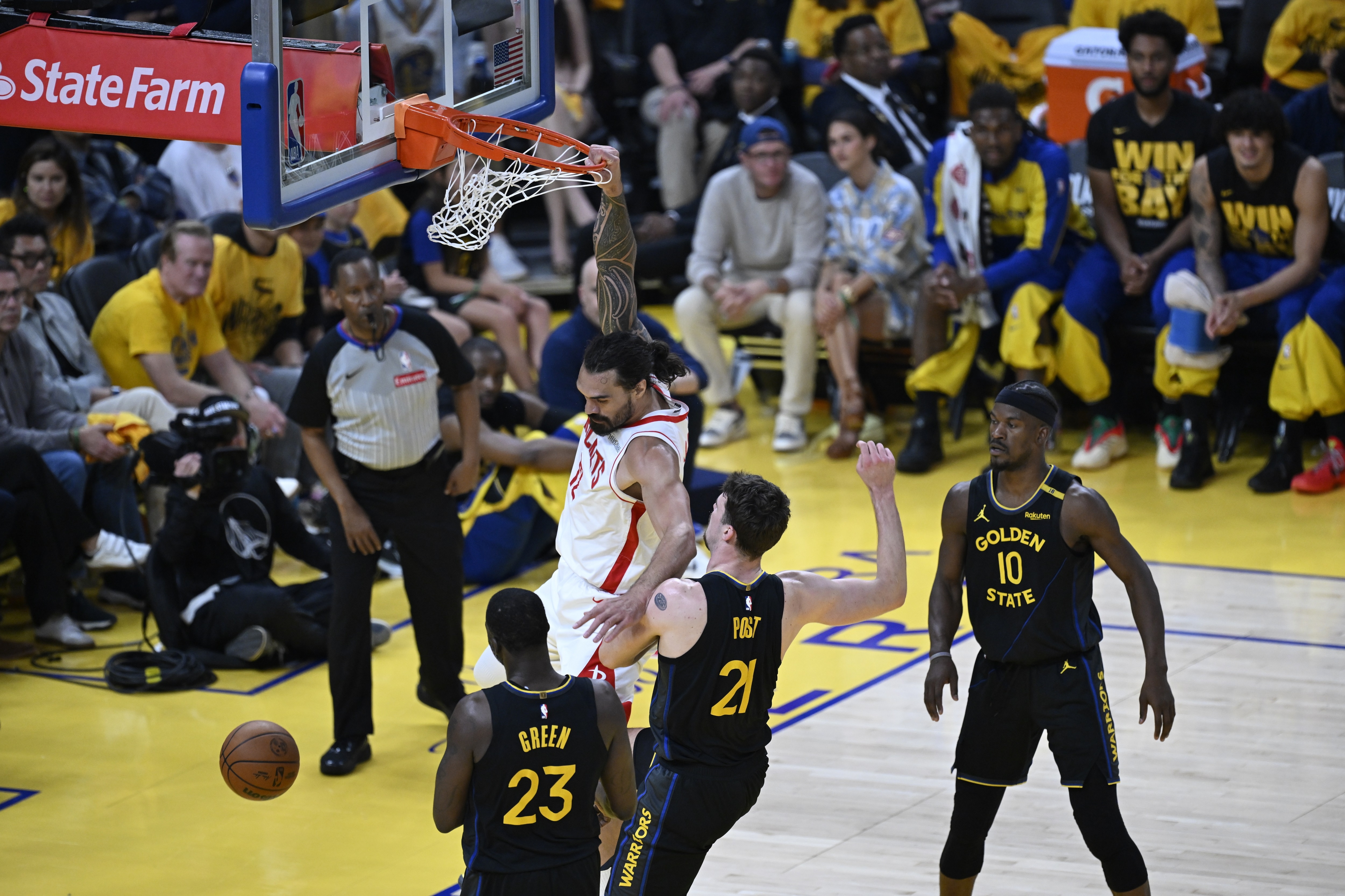 包含赛地聚焦：NBA季后赛赛后热度飙升，阿森纳绝杀压哨，底气十足，控场能力受关注的词条